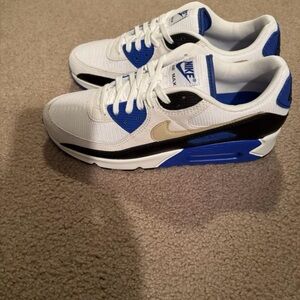 Mens Nike Air Max 90 size 11